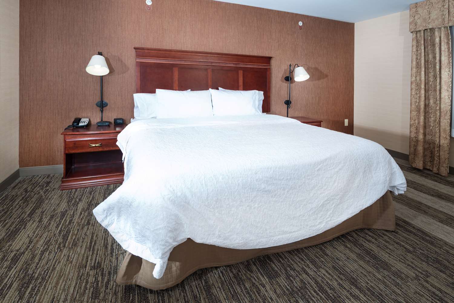 Hampton Inn & Suites Greensburg 2