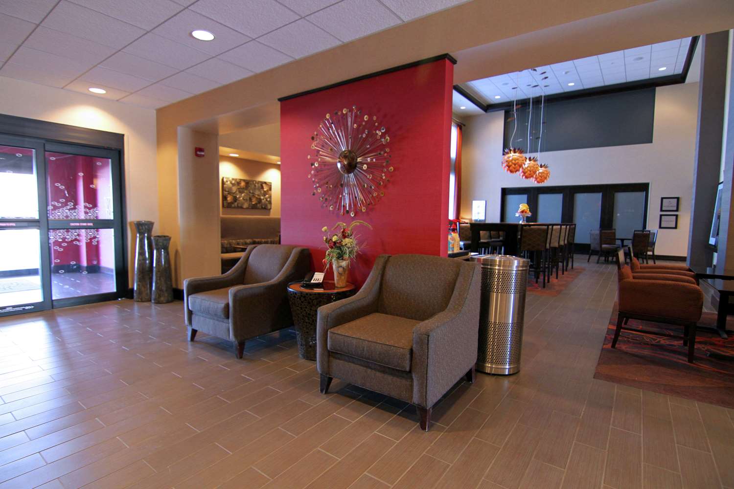 Hampton Inn & Suites Grand Forks 2
