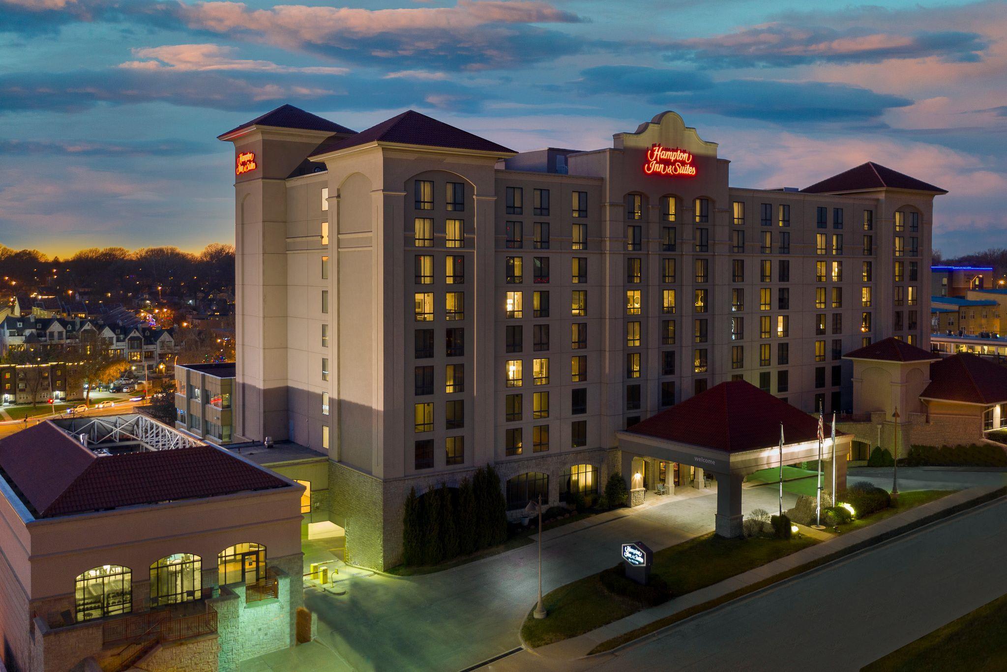 Hampton Inn & Suites Kansas City-Country Club Plaza 2