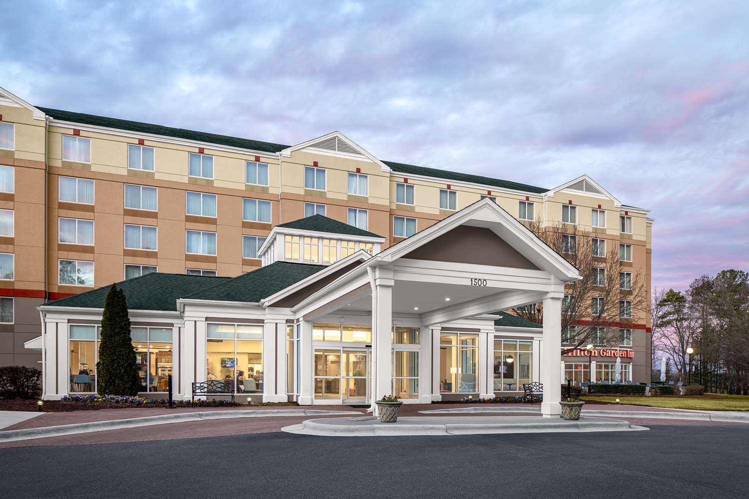 Hilton Garden Inn Raleigh-Durham Airport 2