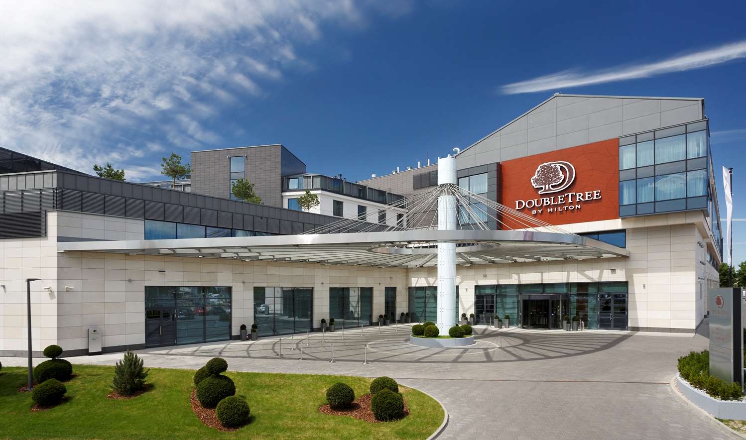 DoubleTree by Hilton Hotel & Conference Centre Warsaw 1