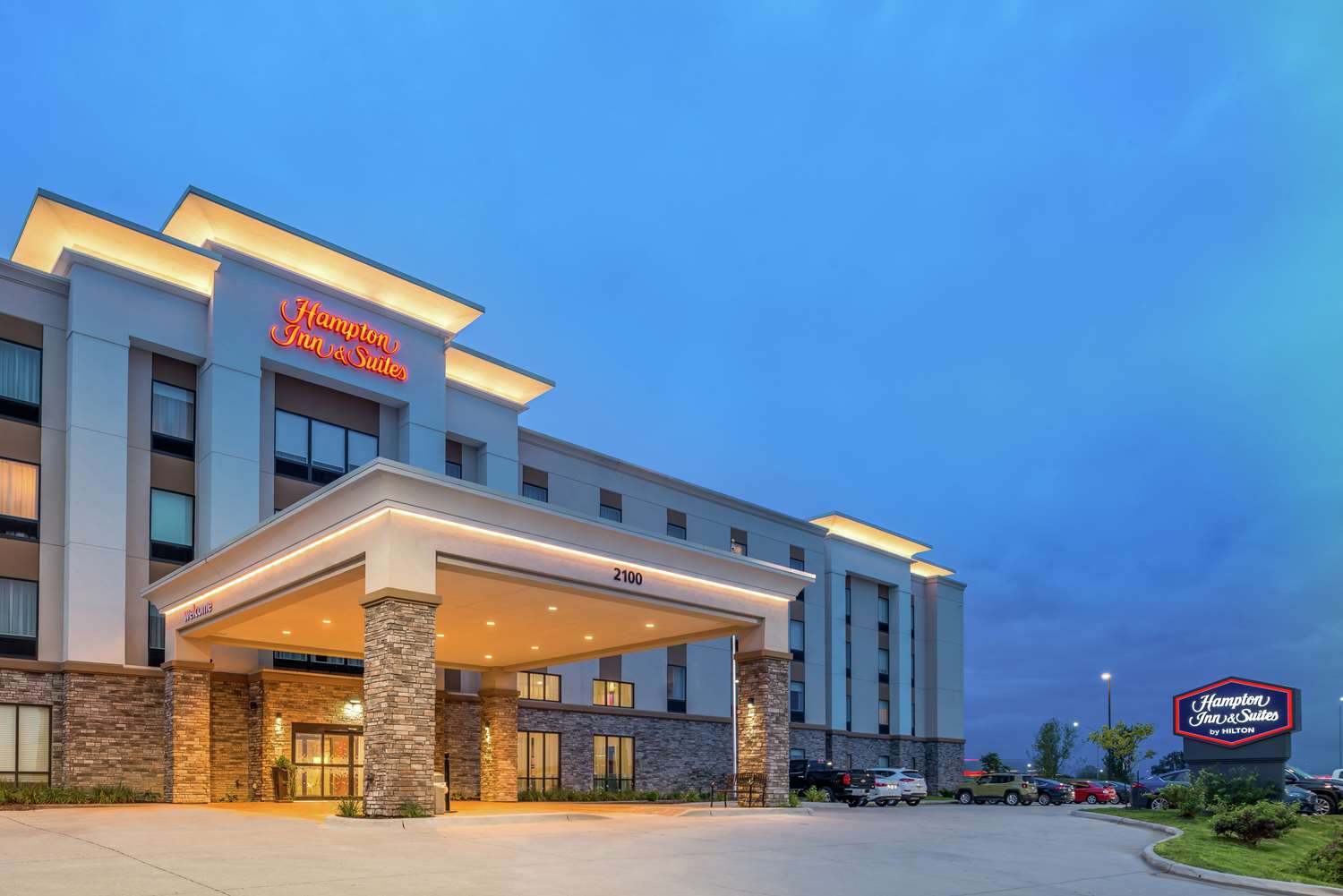 Hampton Inn & Suites Ames, IA 2
