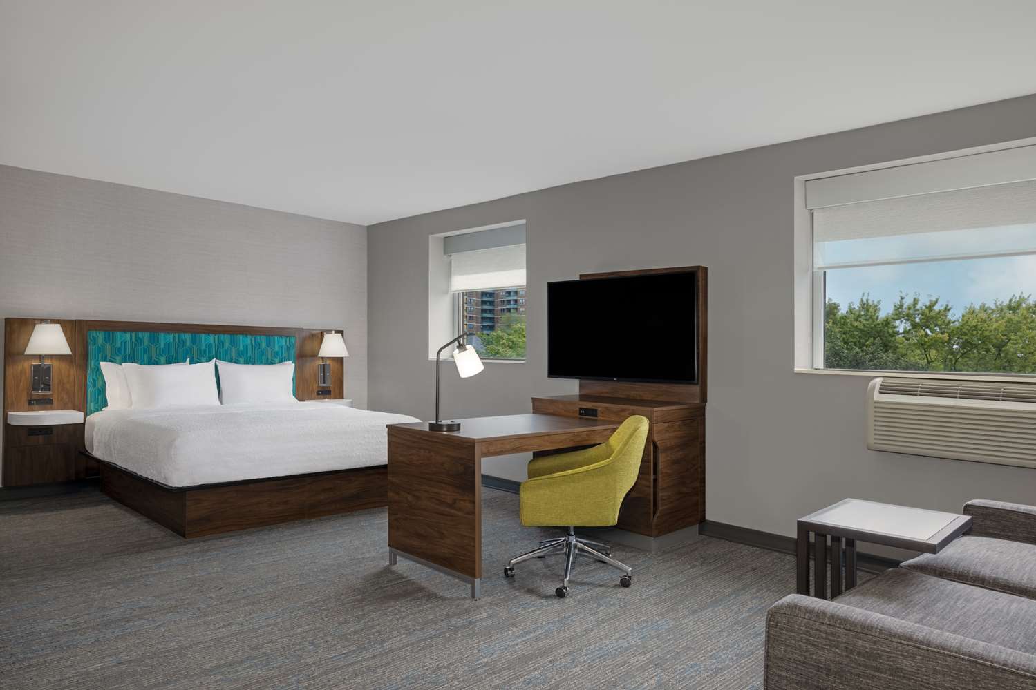 Hampton Inn & Suites by Hilton Toronto Downtown 2