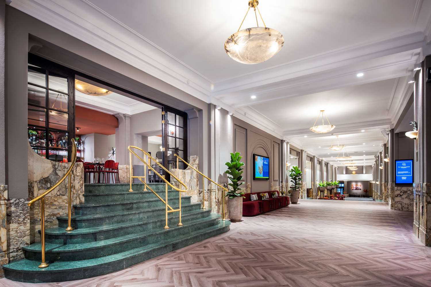 DoubleTree By Hilton Brussels City 2