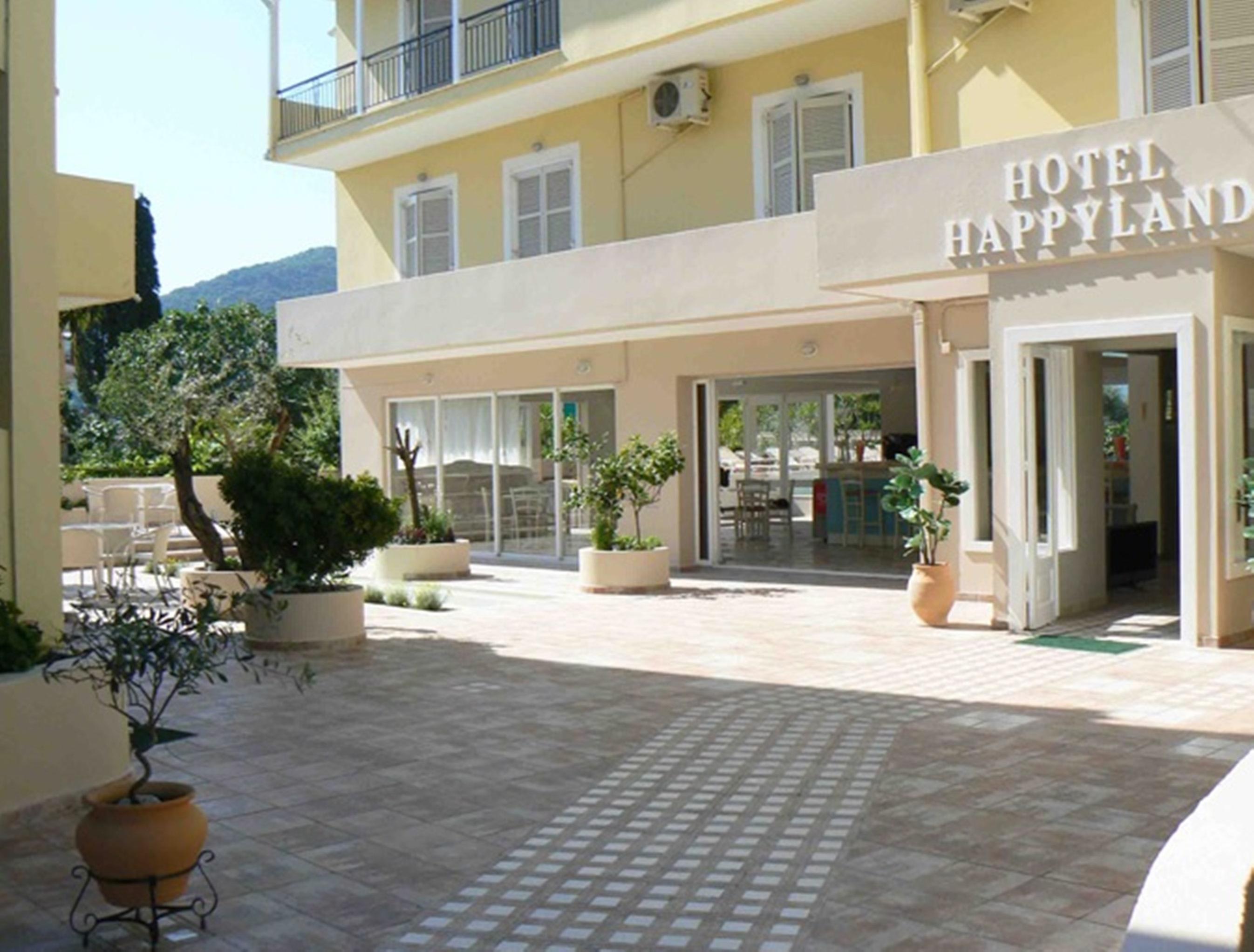Happyland Hotel Apartments 1