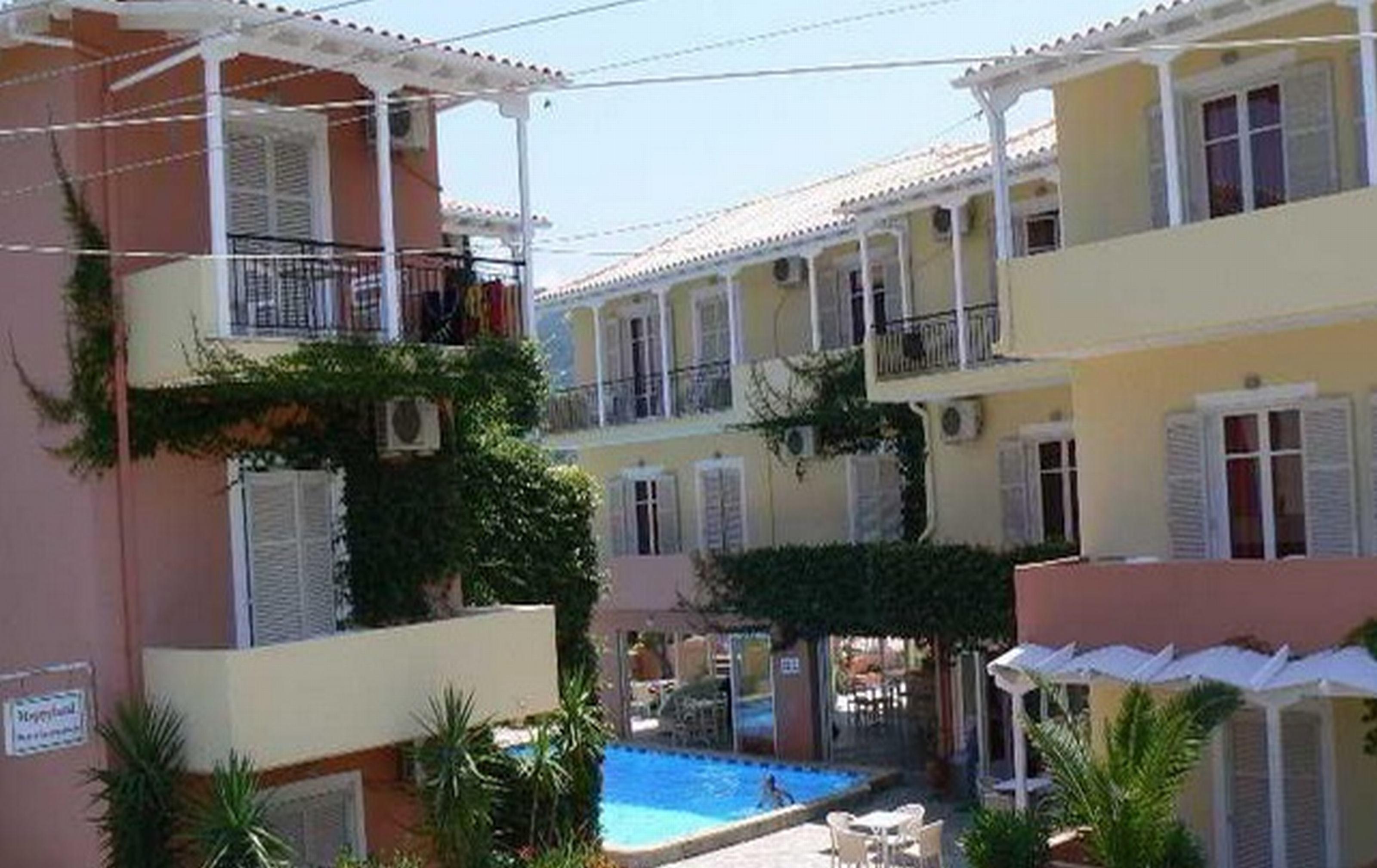 Happyland Hotel Apartments 2