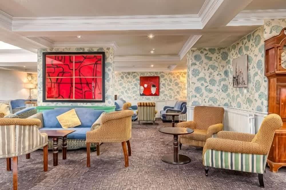 Mercure Salisbury White Hart Hotel & Apartments 1