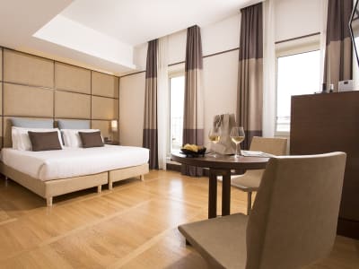 Marseille - Rome - The Independent Hotel