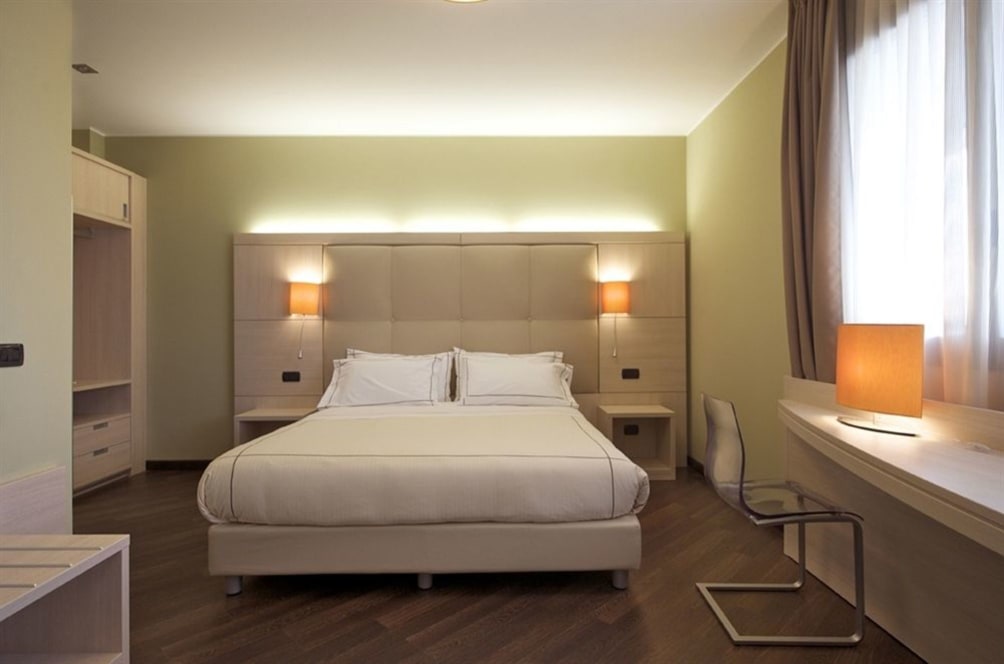 Paris - Milan - Acca Palace