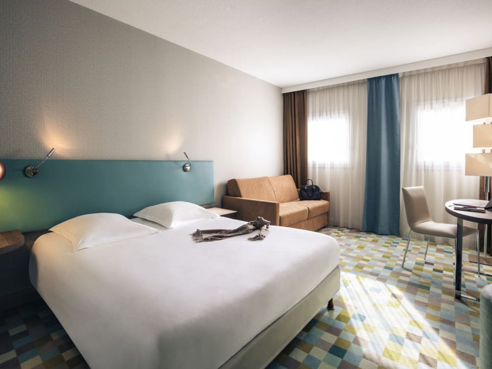Lyon - Disneyland Paris - Hotel Mercure Marne La Vallee Bussy St Georges
