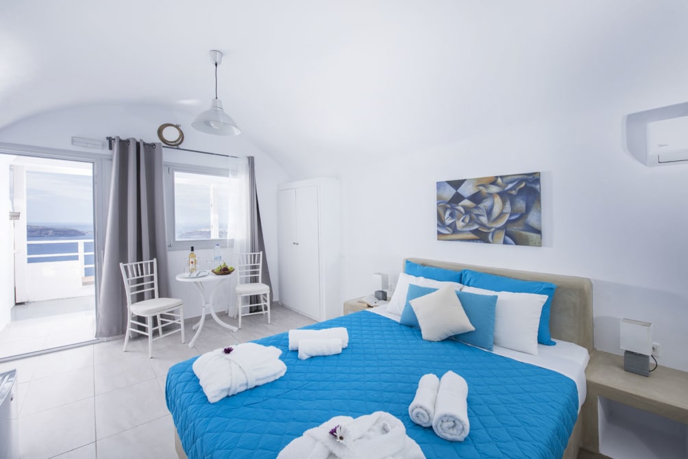 Lyon - Santorin - Gizis Hotel