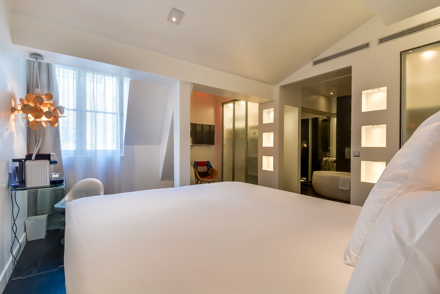 Marseille - Paris - 1K Hotel