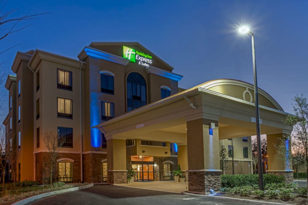 Holiday Inn Express & Suites ORLANDO EAST-UCF AREA 2