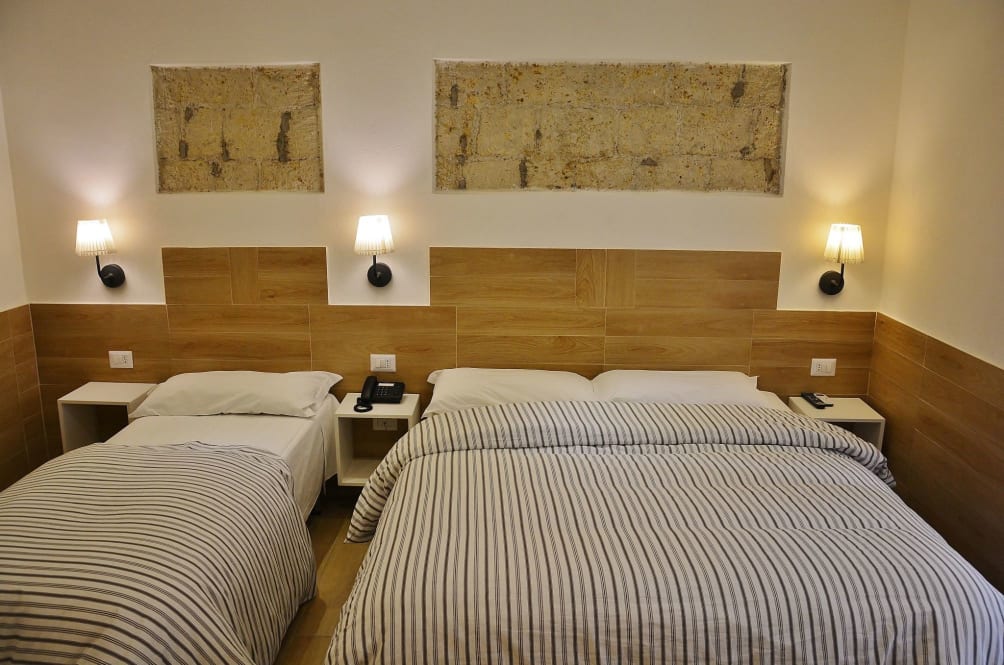 Luxembourg - Naples - Hotel Ideal