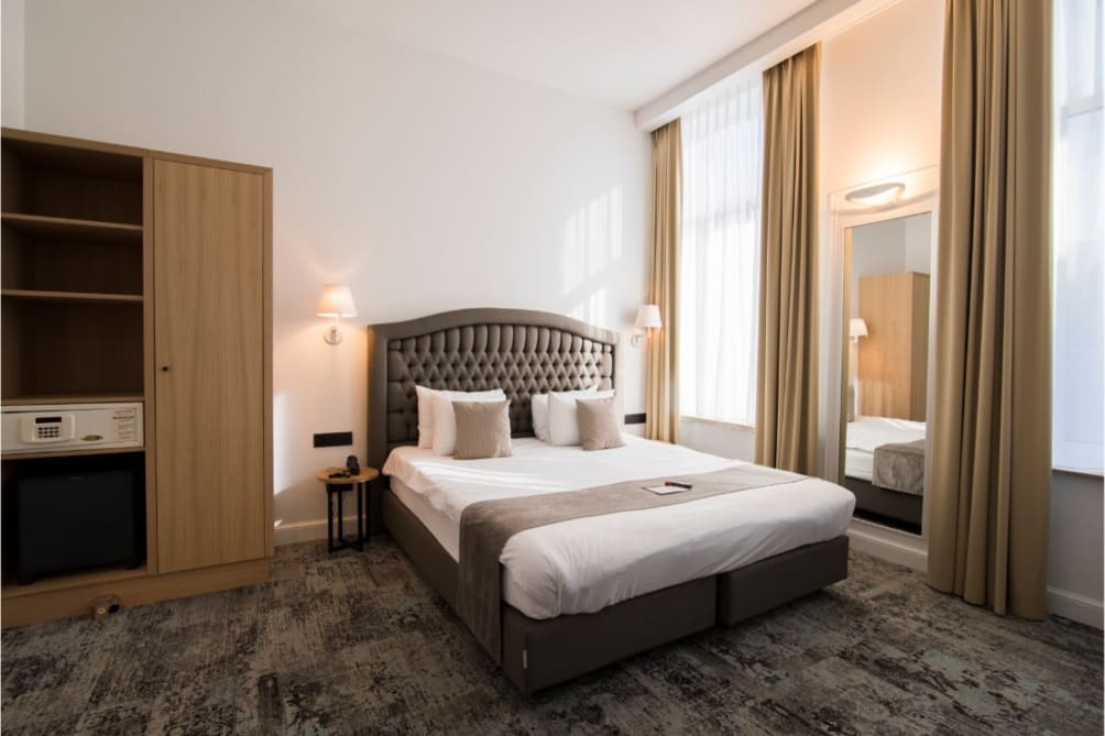 Paris - Bruges - Hotel Academie