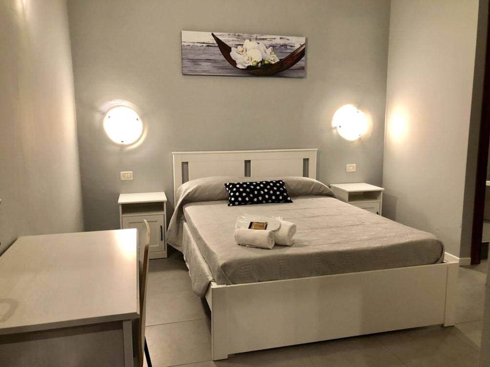 Paris - Milan - Hotel Golden