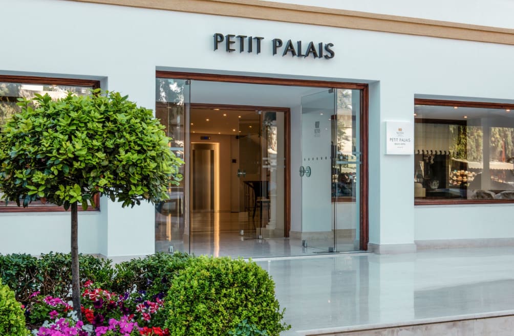 Paris - Rhodes - Mitsis Petit Palais Beach Hotel