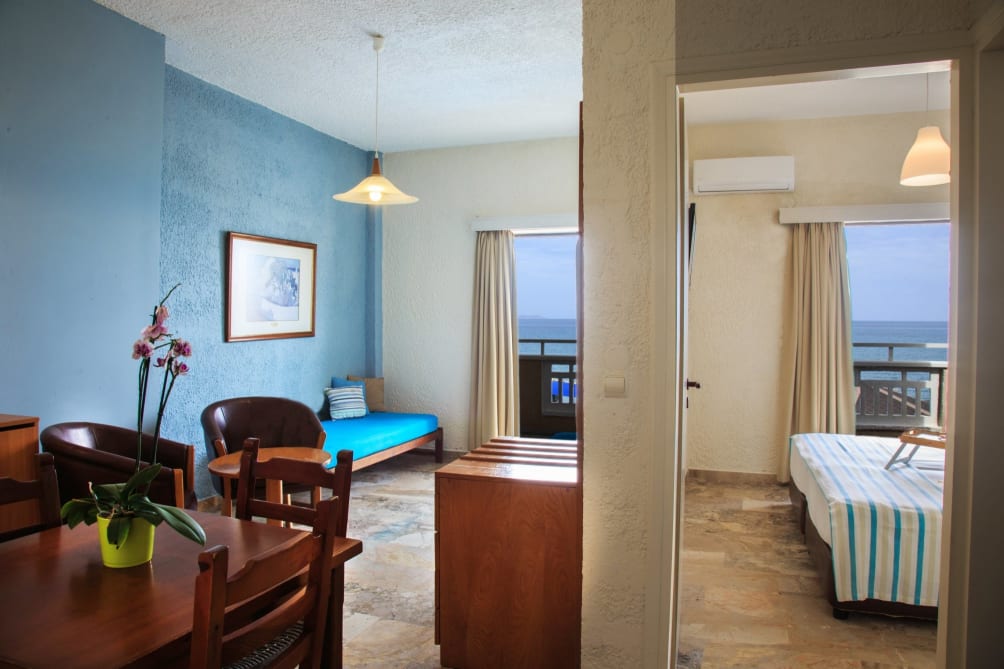 Paris - Héraklion - Sunset beach