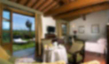 

Luxury Villa a short drive from city centre!