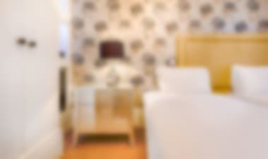 

Comfortable townhouse hotel minutes from Victoria station