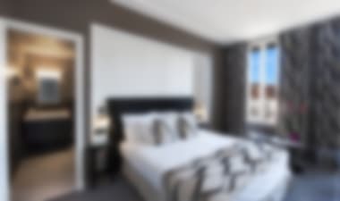 

Top deal in this pure provencal-style hotel in the city center!