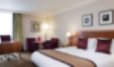 

Convenient & Contemporary minutes from the Airport