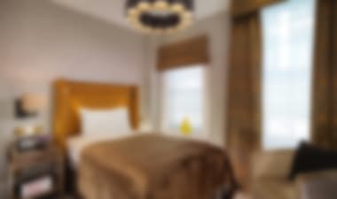 

Deluxe Boutique Hotel with Michelin-star Restaurant in Mayfair