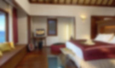 

Affordable couple retreat in Bora Bora Matira Bay