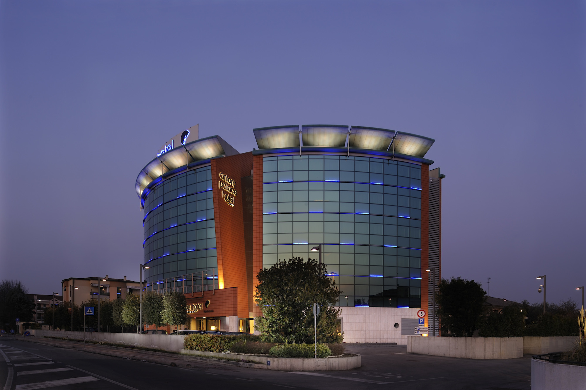 

Napoli - Preganziol - Antony Palace Hotel - Venice Airport