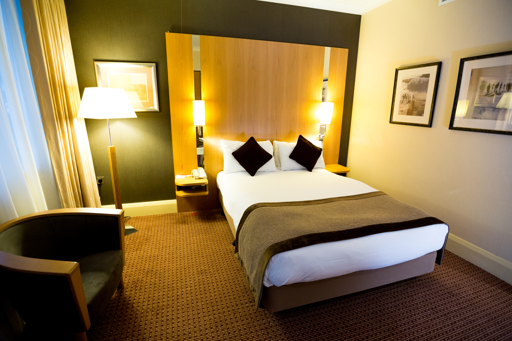 

Bologna - Hounslow - Crowne Plaza London - Ealing