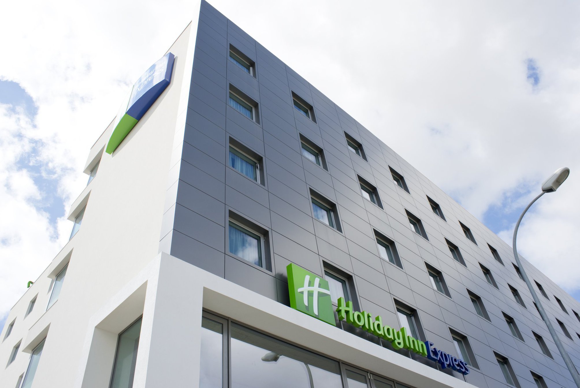 

Milano - Oeiras - Holiday Inn Express Lisbon - Alfragide
