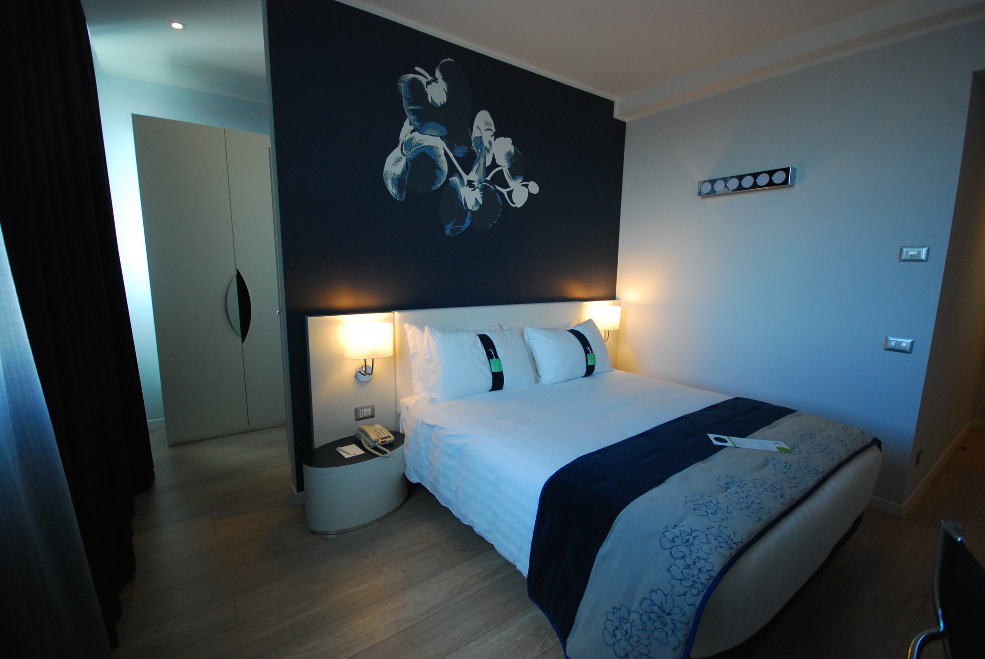 

Palermo - Milano - Holiday Inn NORD-ZARA