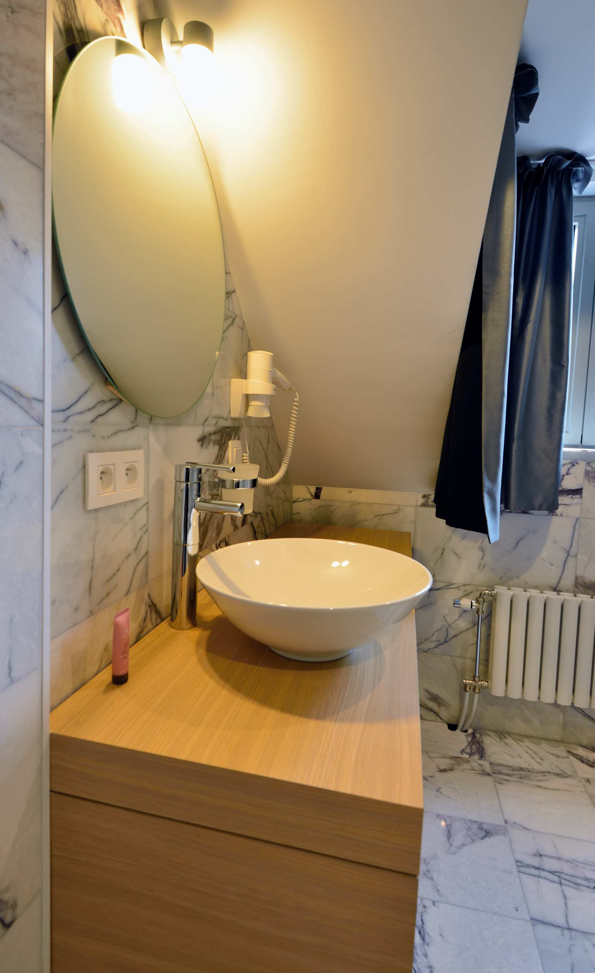 

Bari - Bruxelles - Hotel Retro