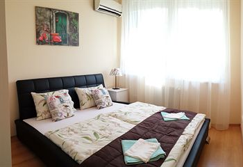 

Bologna - Budapest - Centrooms House