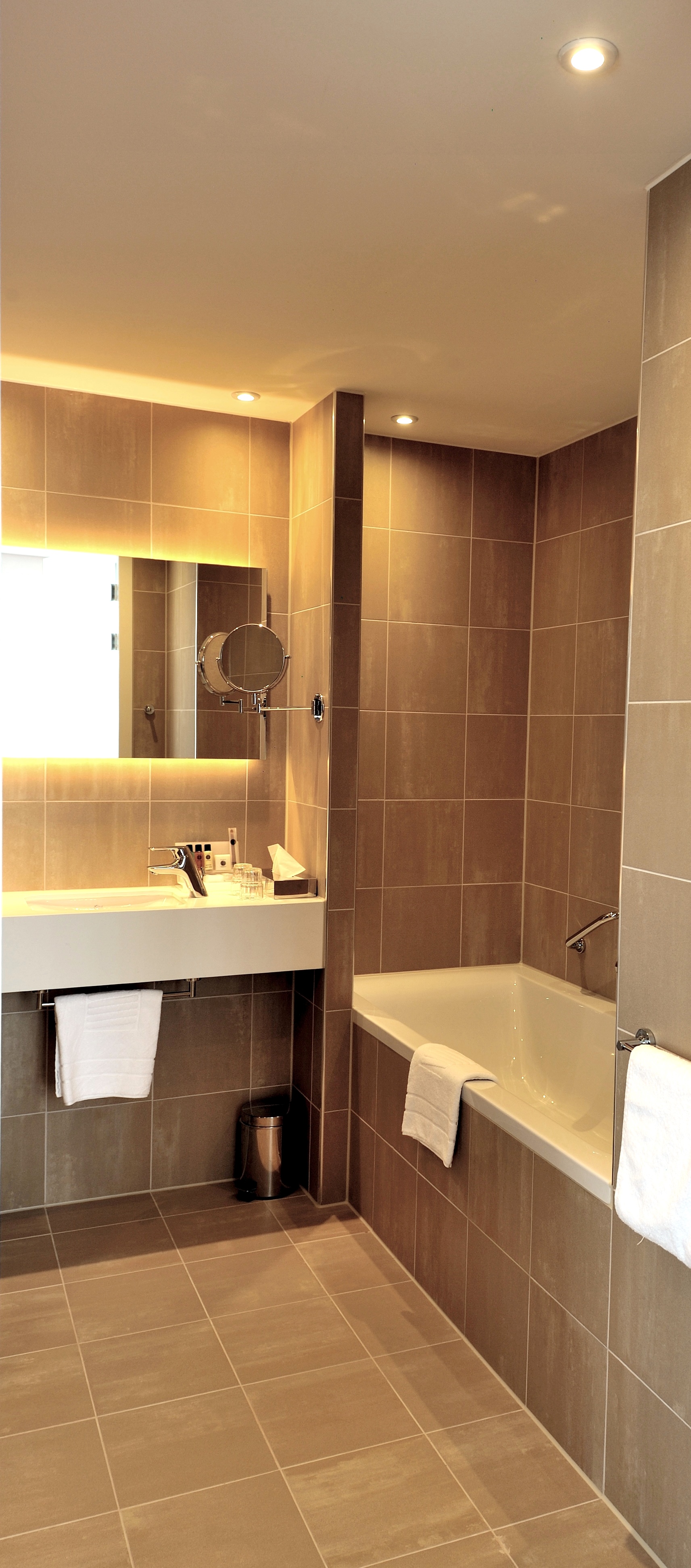 

Bologna - Duivendrecht - Holiday Inn Amsterdam - Arena Towers