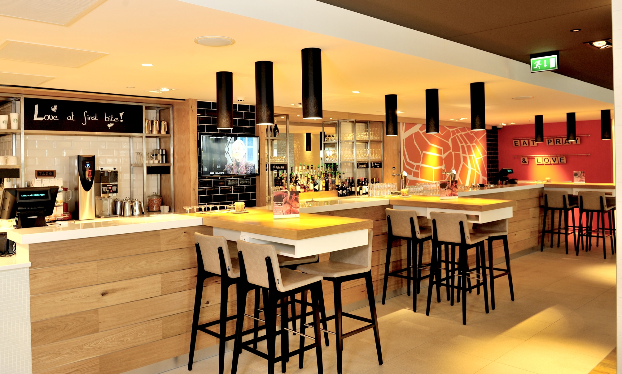 

Bari - Duivendrecht - Holiday Inn AMSTERDAM - ARENA TOWERS