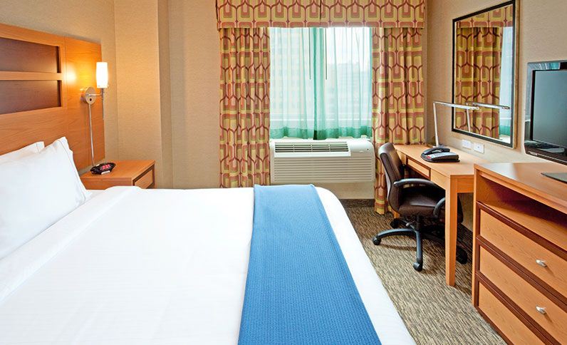 

Napoli - North Bergen - Holiday Inn Express New York City Times Square