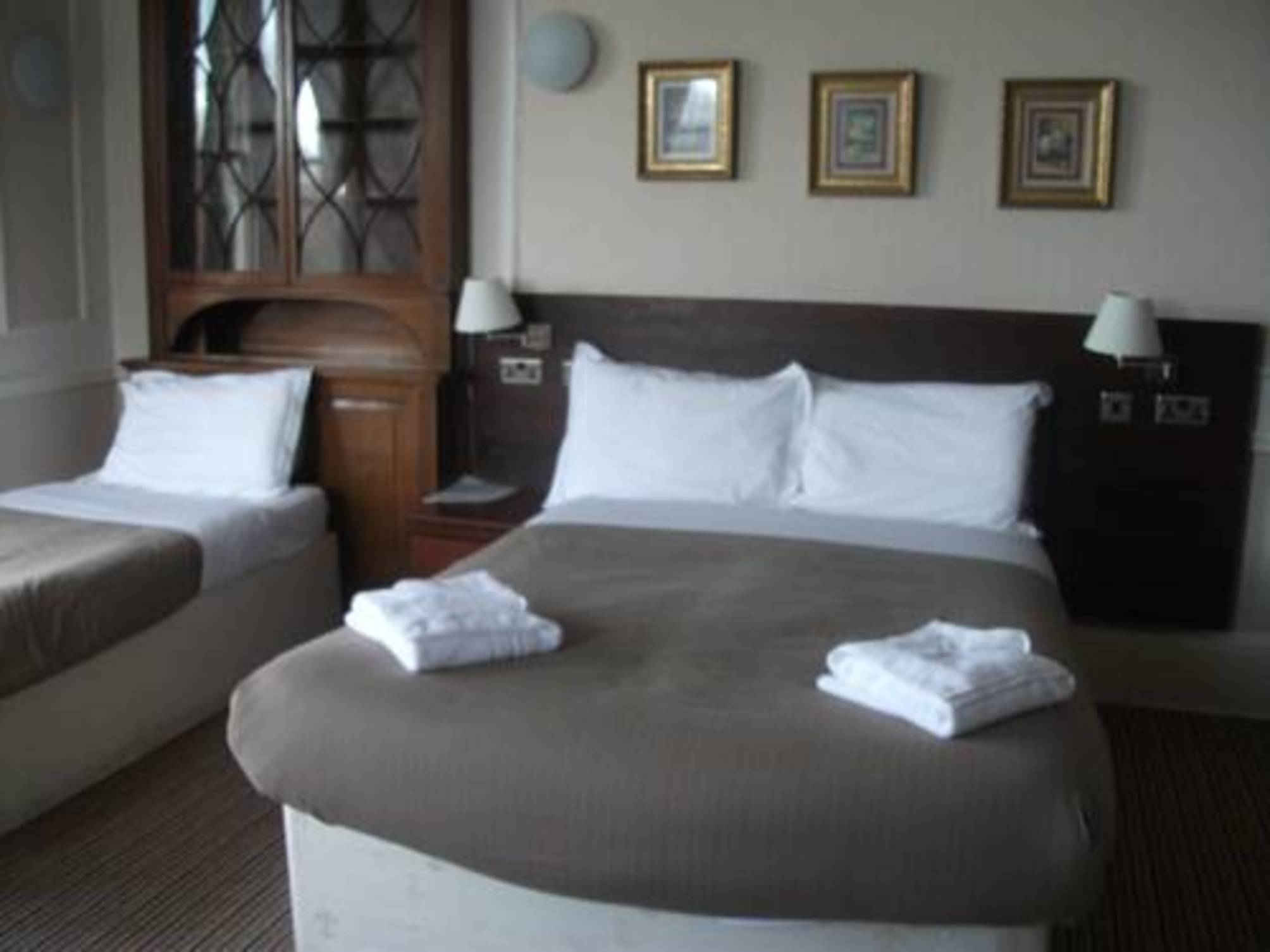 

Catania - Leith - Edinburgh House Hotel