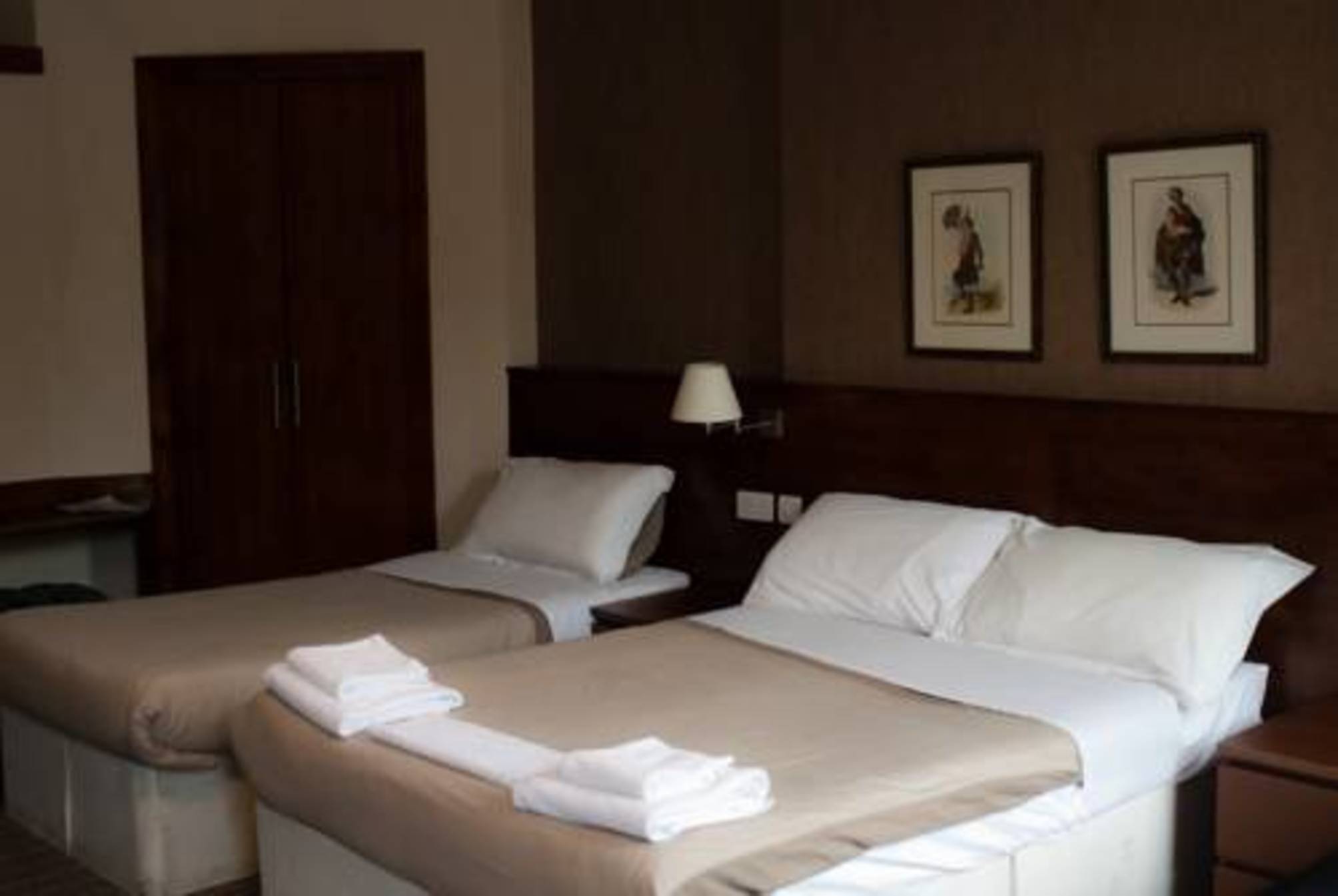 

Catania - Leith - Edinburgh House Hotel
