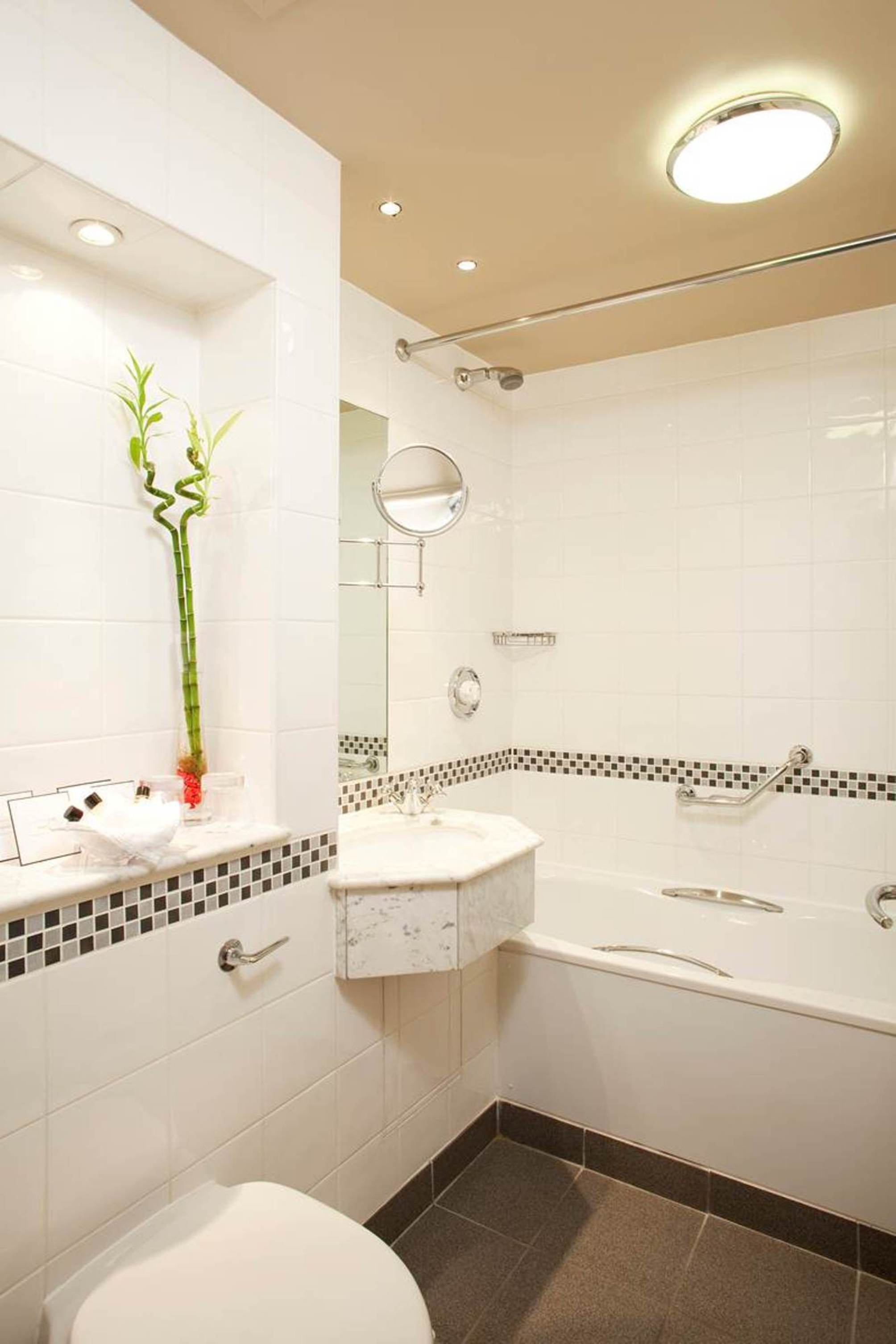 

Roma - Manchester Airport - Crowne Plaza Manchester Airport