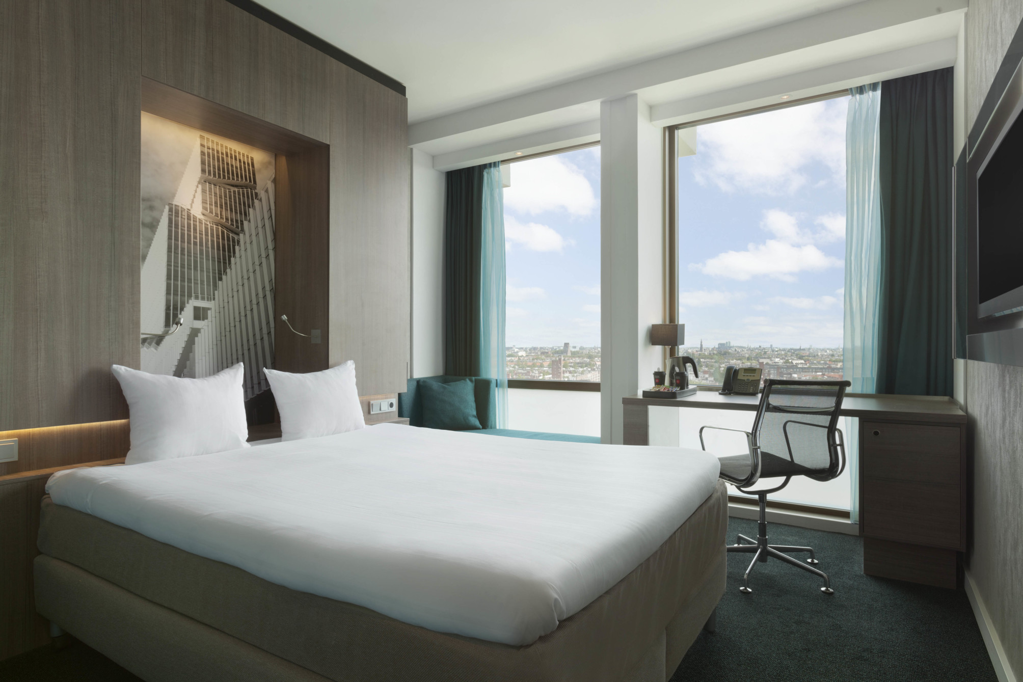 

Bari - Zaandam - Leonardo Hotel Amsterdam Rembrandtpark