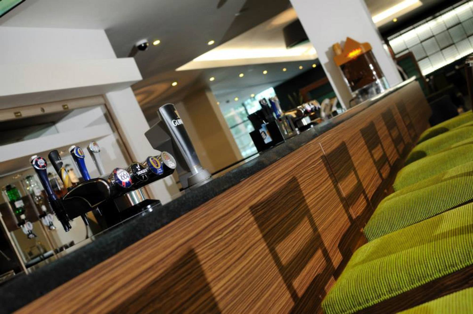 

Roma - Uxbridge - Holiday Inn Express LONDON - HEATHROW T5