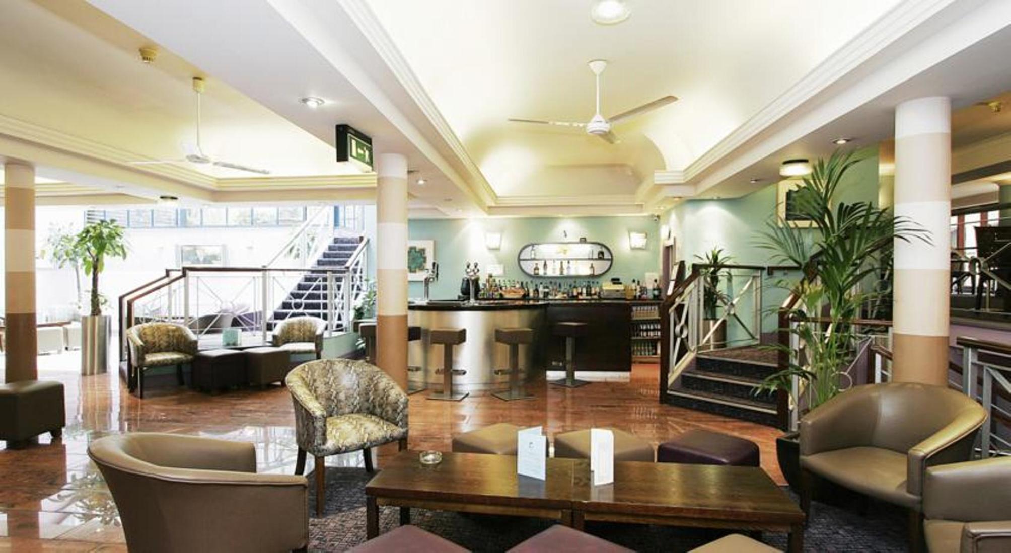 

Venezia - Manchester - The Gardens Hotel