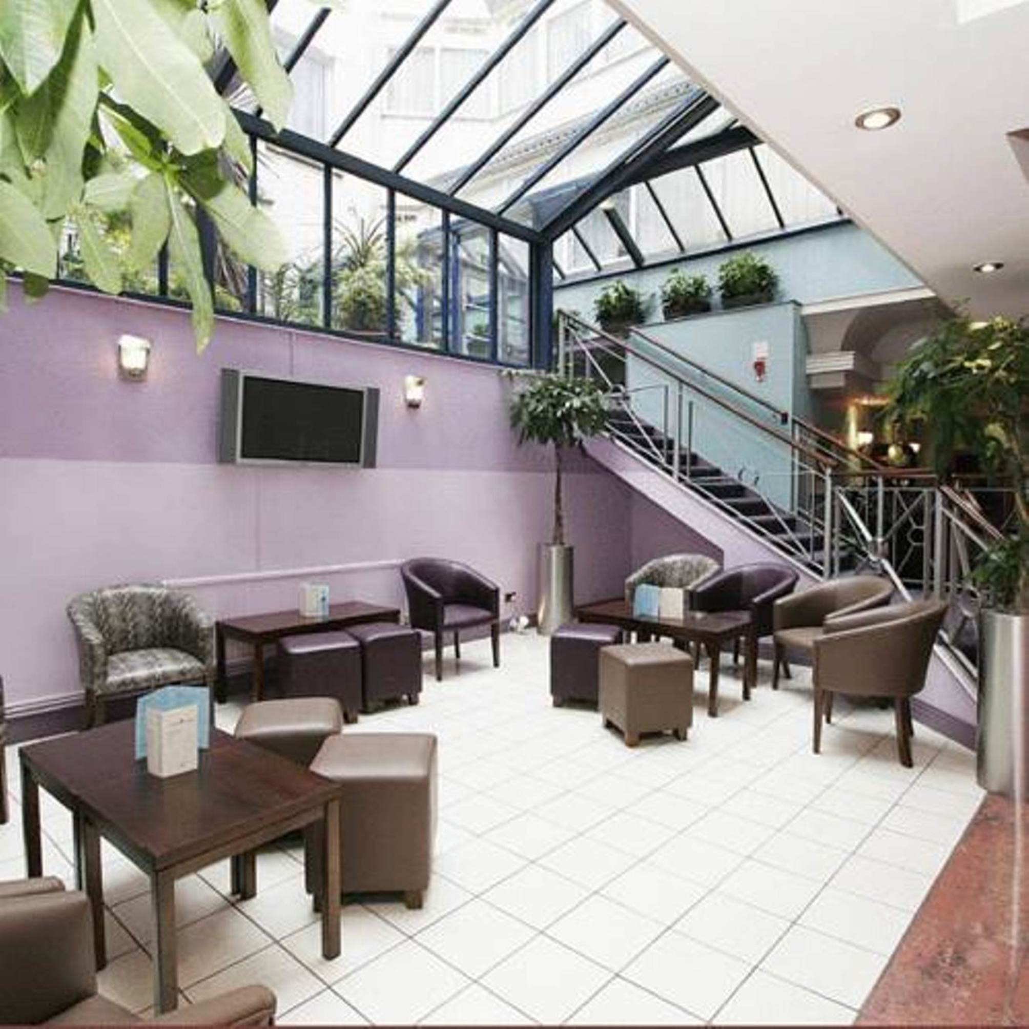 

Venezia - Manchester - The Gardens Hotel