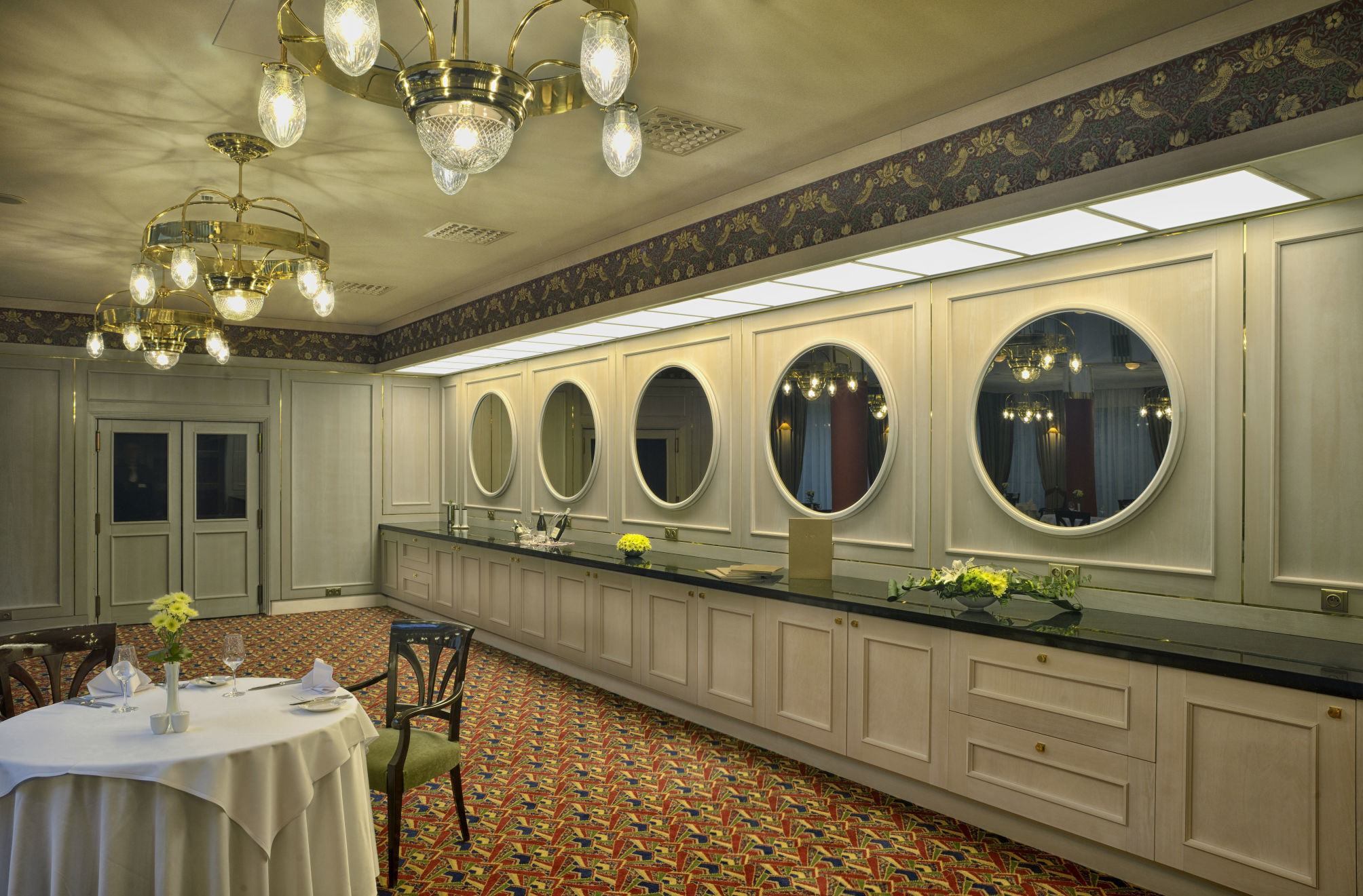 

Roma - Praga, Aeroporto Václav Havel - Hotel Savoy Prague