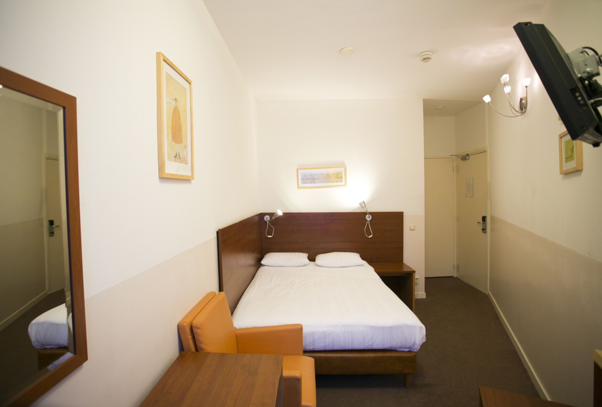 

Bari - Schiphol - Quentin Amsterdam Hotel