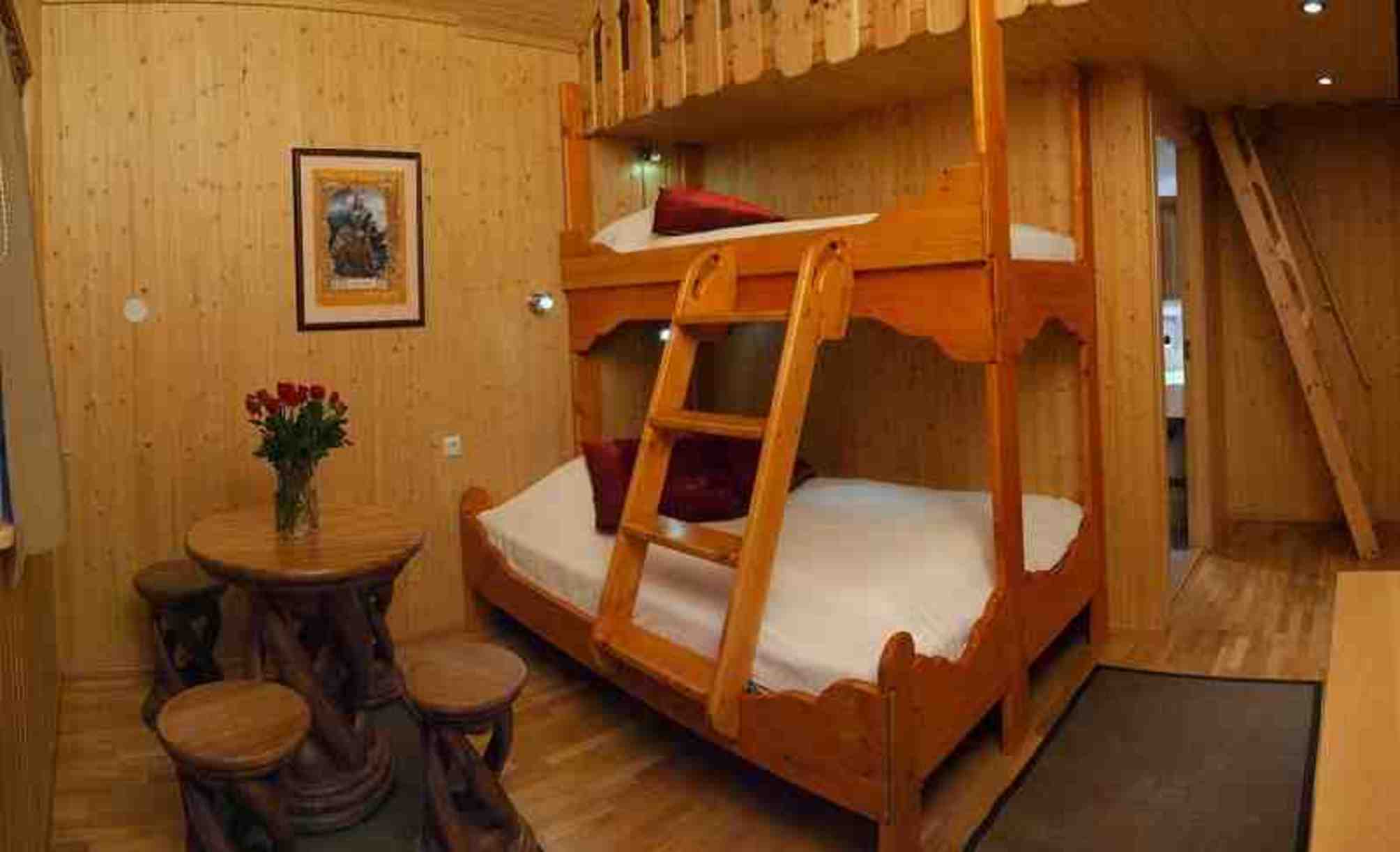 

Roma - Álftanes - Hotel Viking