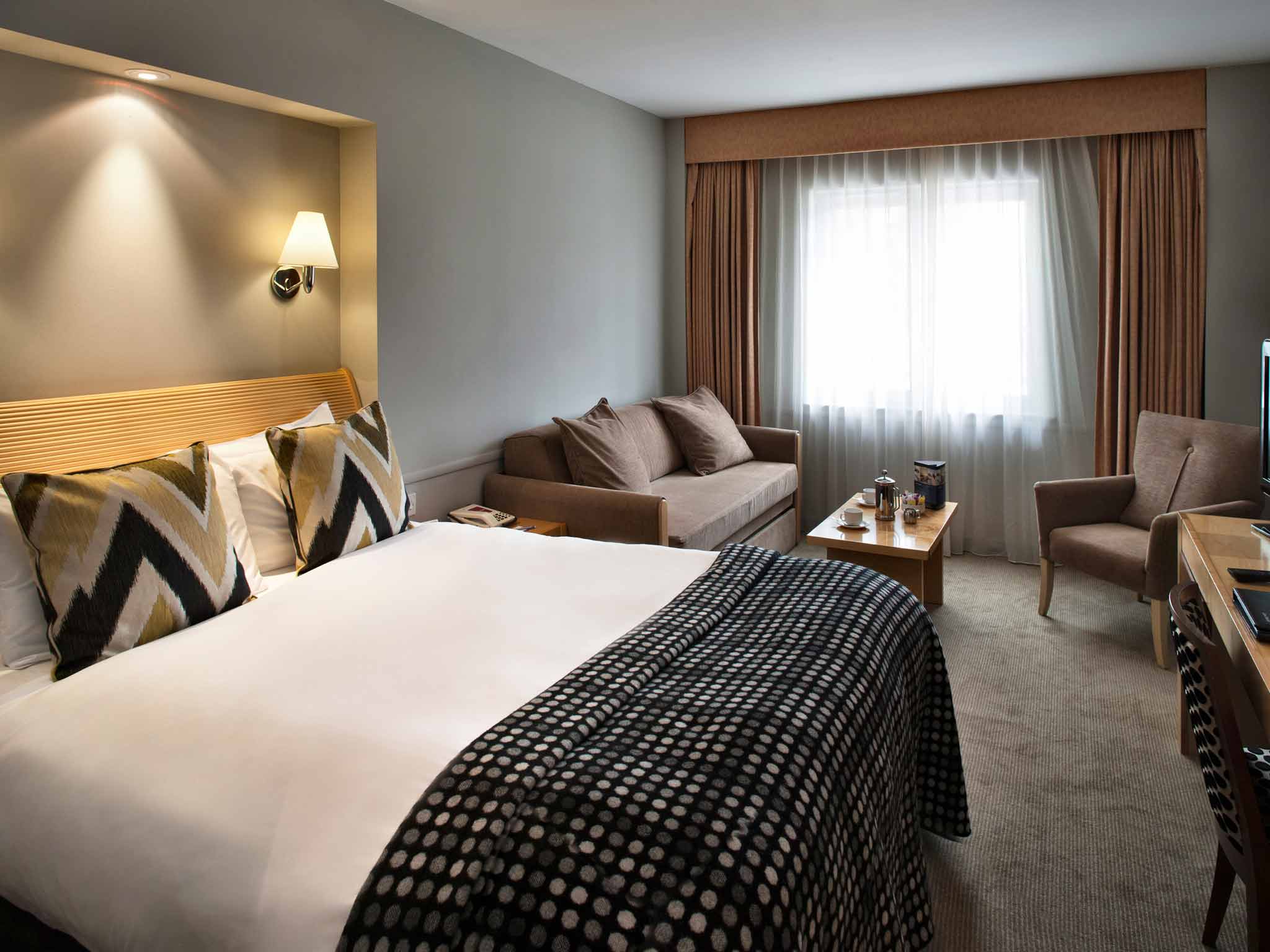 

Milano - Sunbury - Mercure London Staines-upon-Thames Hotel