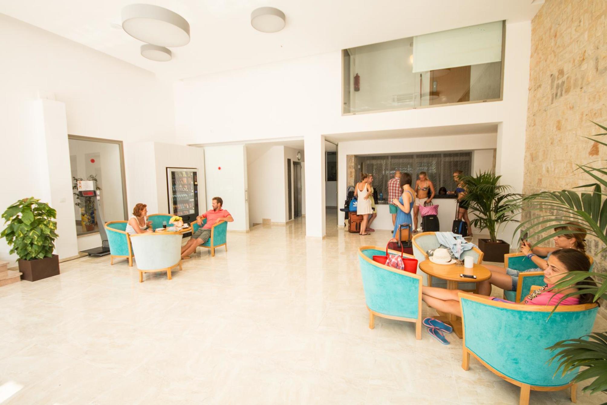

Bari - El Arenal - Hotel Amic Gala