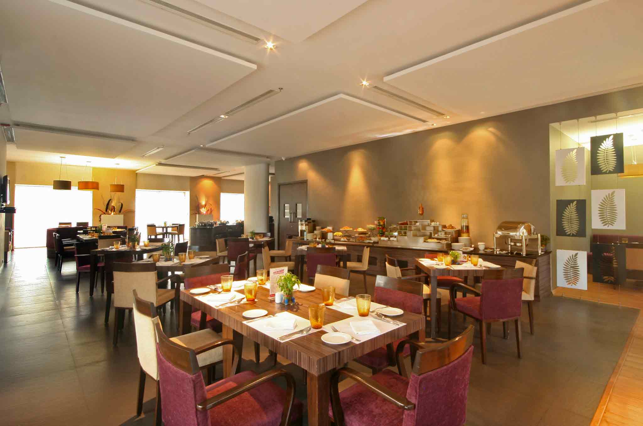 

Pisa - Suresnes - Mercure Paris Saint Cloud Hippodrome